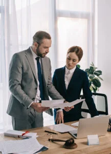 lawyers-in-suits-working-together